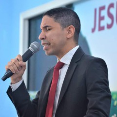 Bispo Adriano Santos